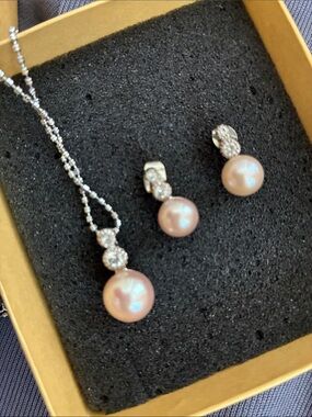 NEW Pink Pearl Drop Necklace & Earrings Set